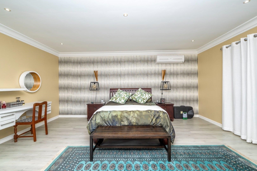 5 Bedroom Property for Sale in Welgedacht Western Cape
